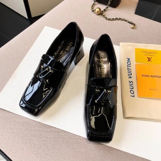 루이비통 여성용 펌프스 M0527-1