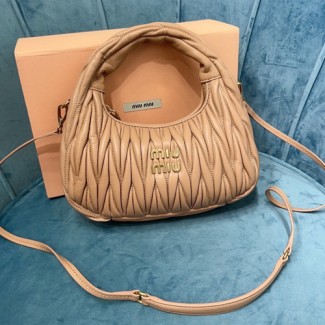 미우미우 완더 마테라쎄 호보백 5BC125-16