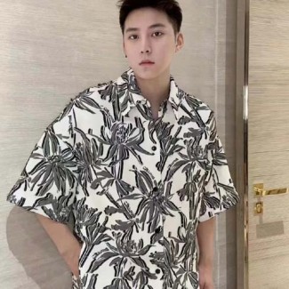 루이비통  남여공용  반팔  M10244