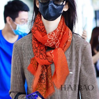 로에베 신상 스카프 LOE2011