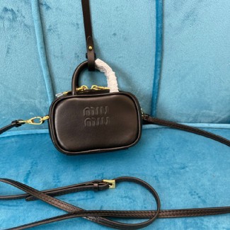 미우미우 마이크로 미니백 5NR020 블랙