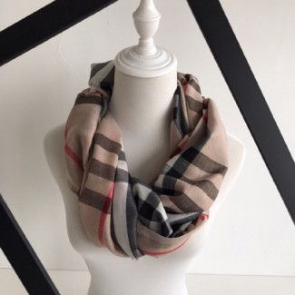 버버리 신상 스카프 BB3640