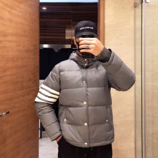 톰브라운 남여공용 패딩 TB8741 그레이