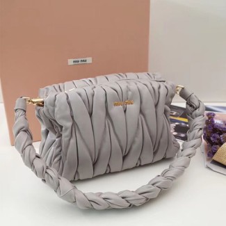 미우미우 마테라세 메가백 5BC022 그레이