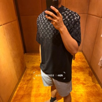 루이비통 남여공용 반팔 M10368